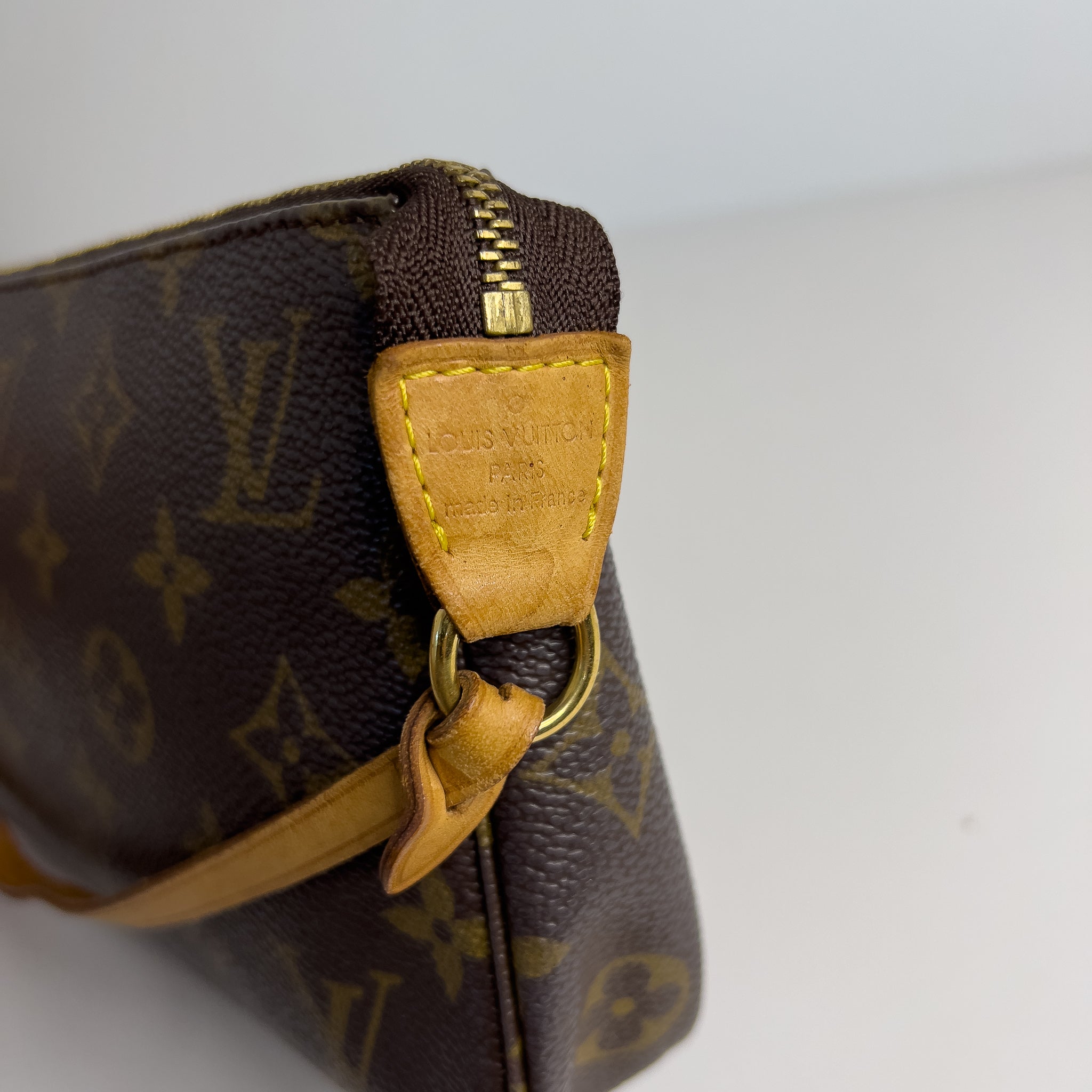 Monogram Pochette