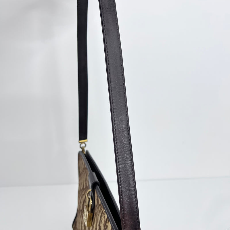 Trotter Lock Shoulder Bag