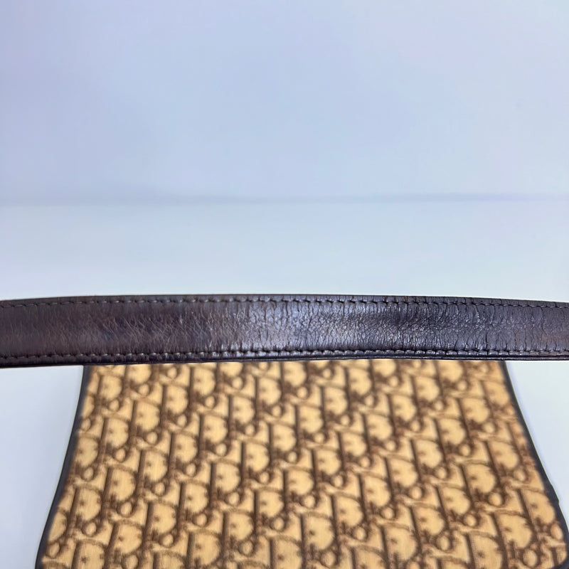 Trotter Lock Shoulder Bag