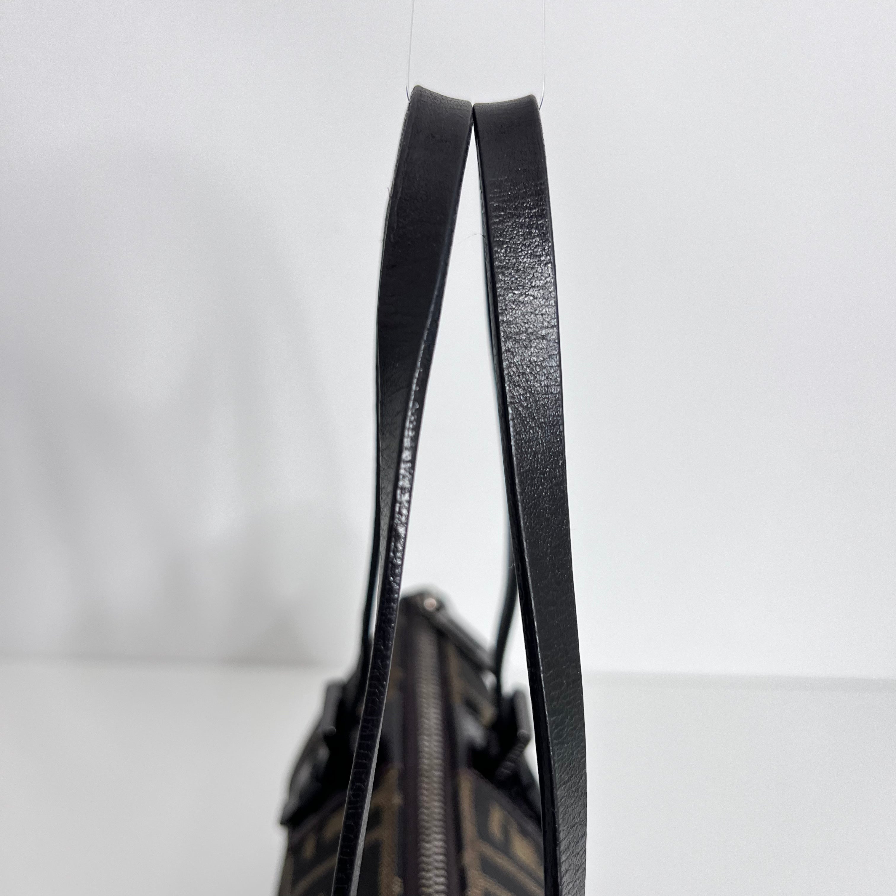Long Pochette