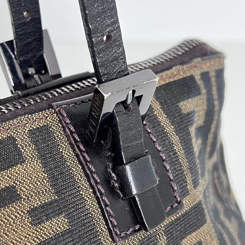 Long Pochette