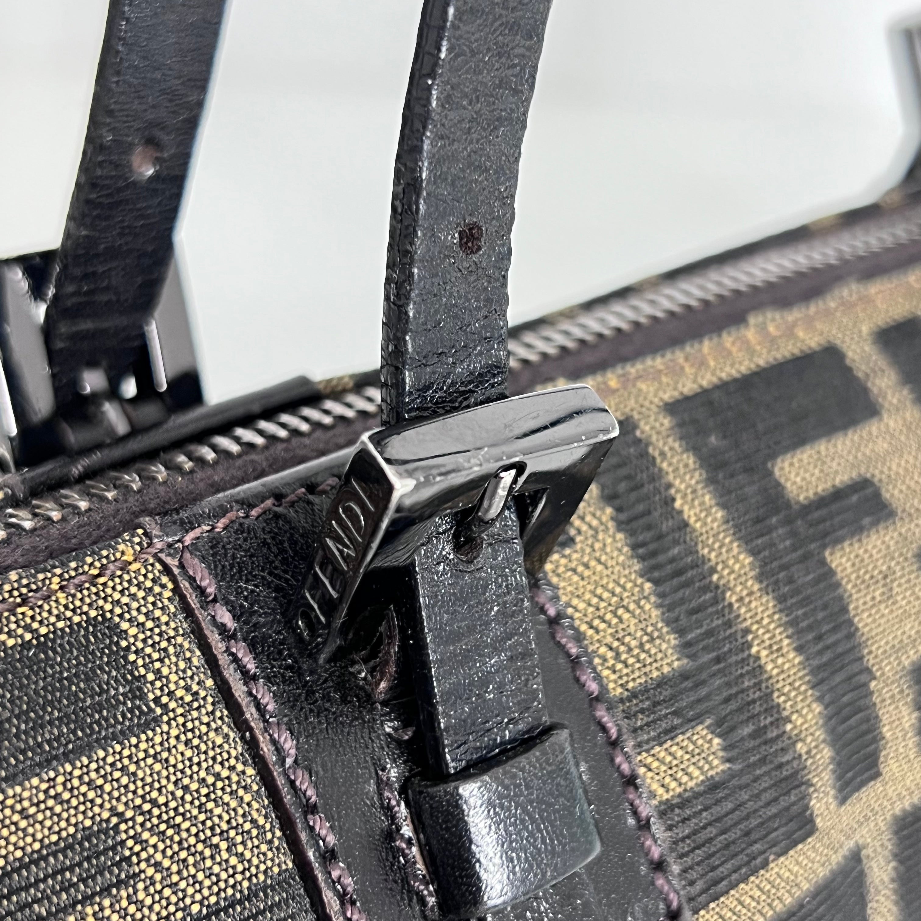 Long Pochette