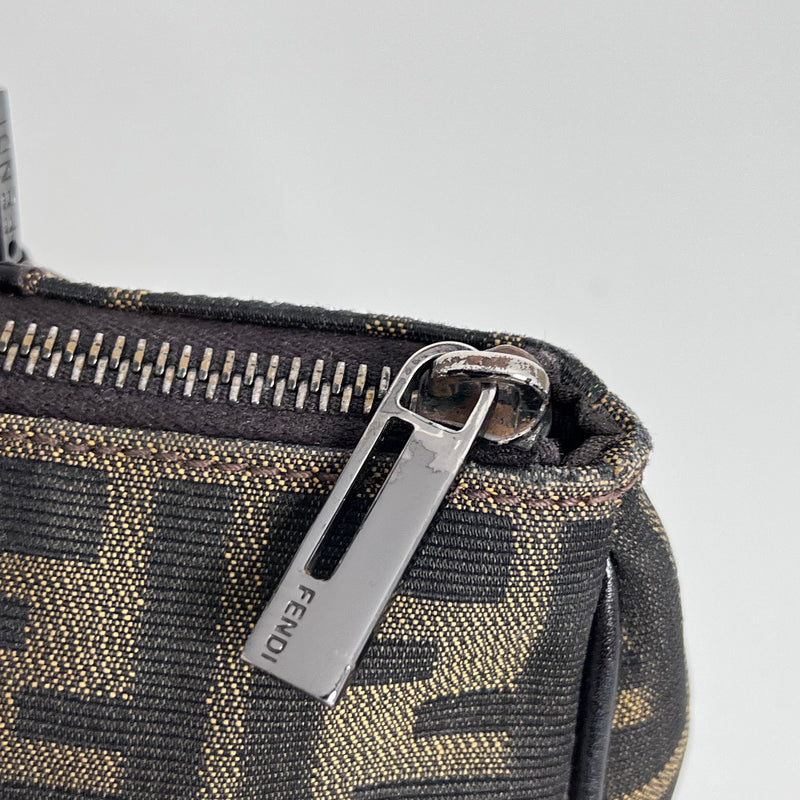 Long Pochette