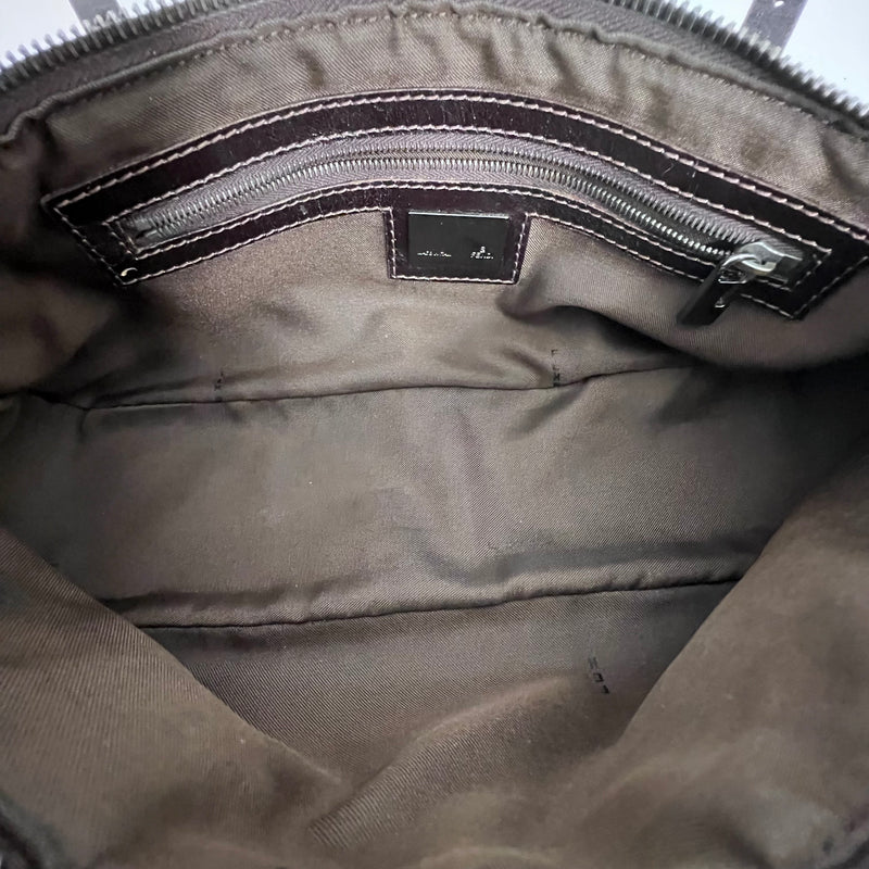 Long Pochette