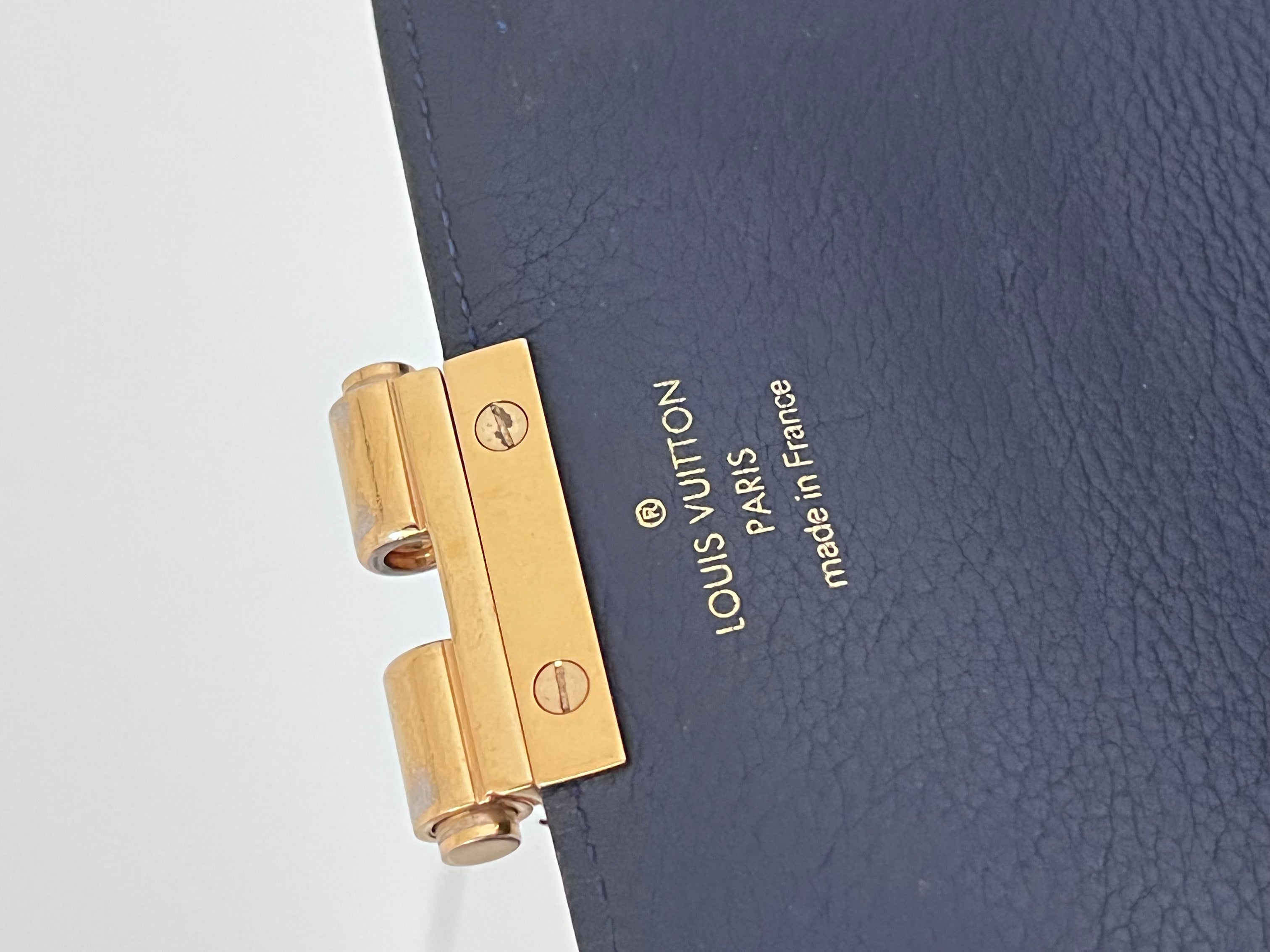 Elysee Long Wallet on Chain