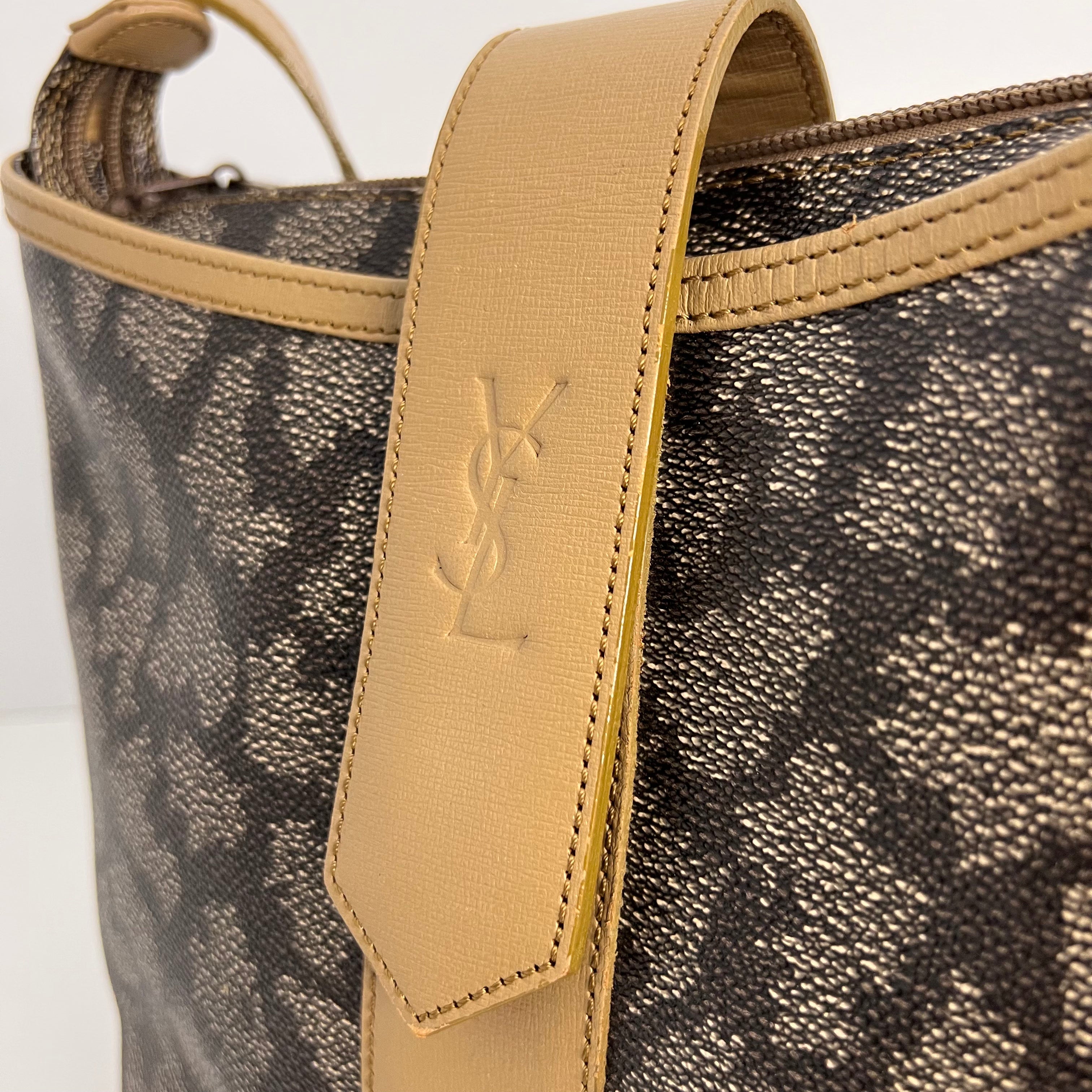 Giraffe Print Snap Close Crossbody