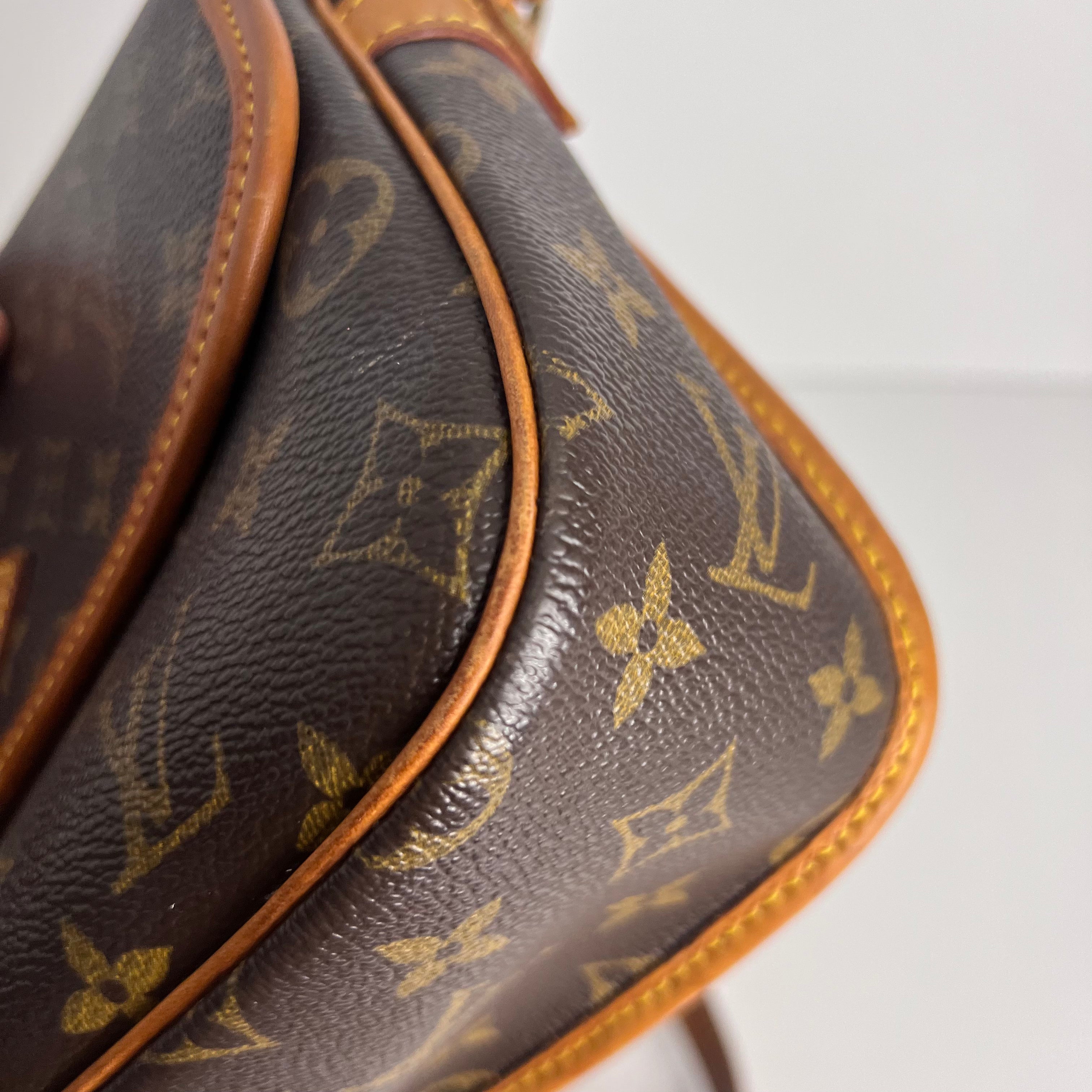 Monogram Sologne