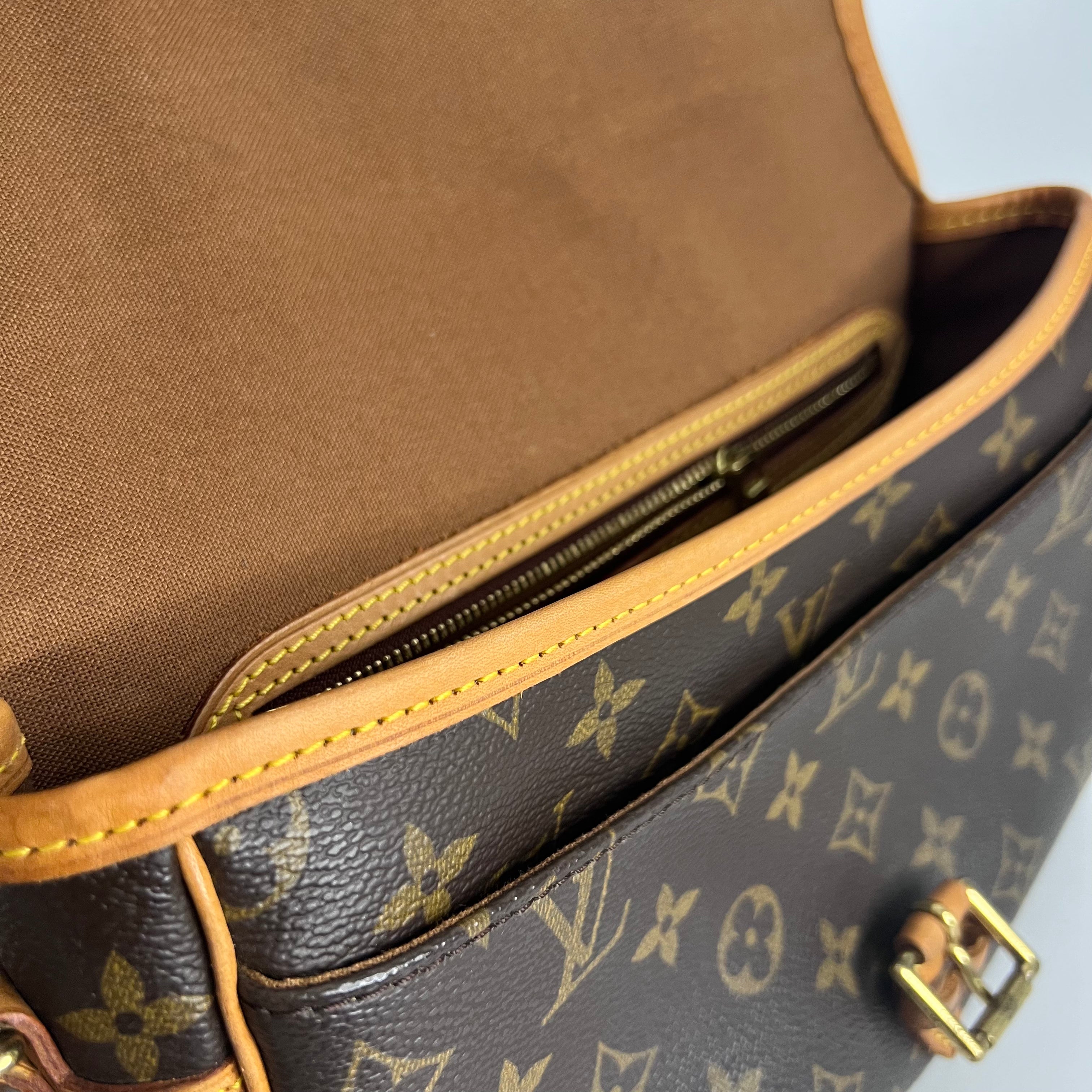 Monogram Sologne