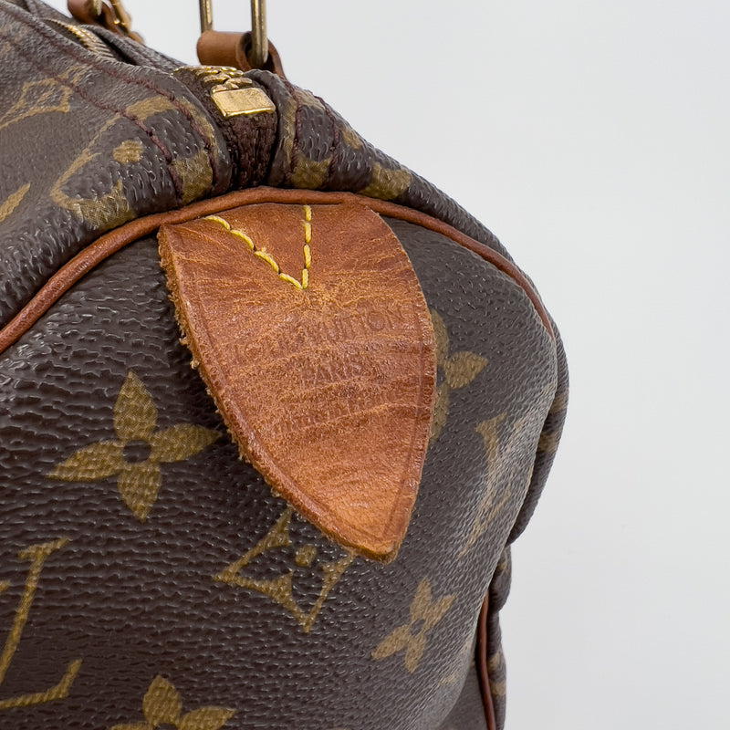 Speedy 25 with shoulder strap