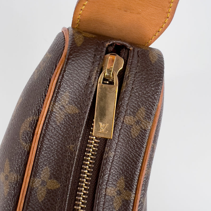 Monogram Croissant MM