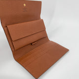 Monogram Chain on Wallet