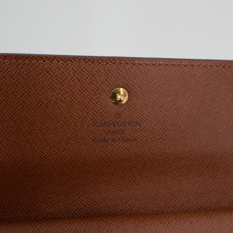Monogram Chain on Wallet