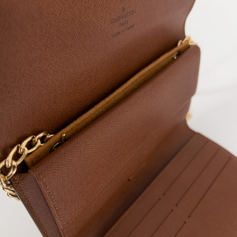 Monogram Chain on Wallet