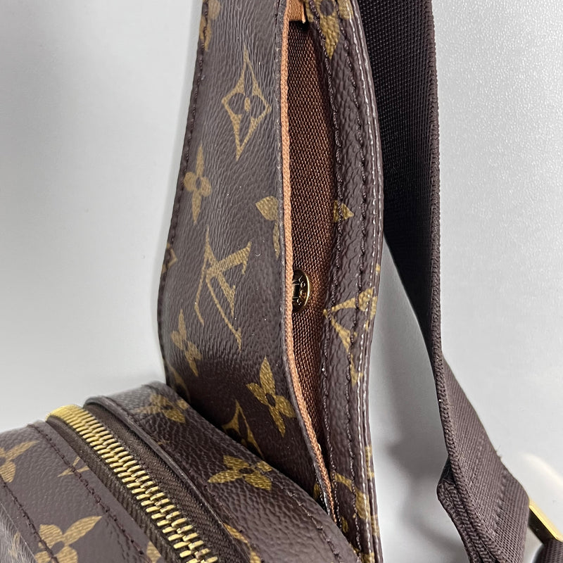 Louis Vuitton Geronimos Brown Cloth ref.654307 - Joli Closet