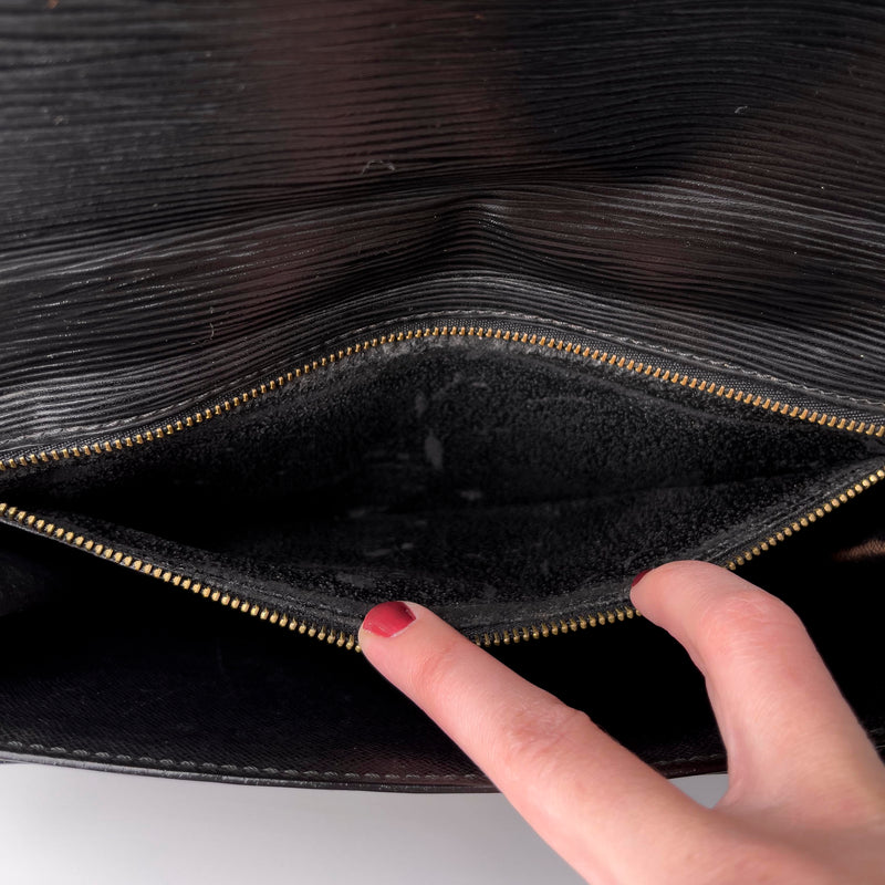 Black Epi Pochette Serie Dragonne