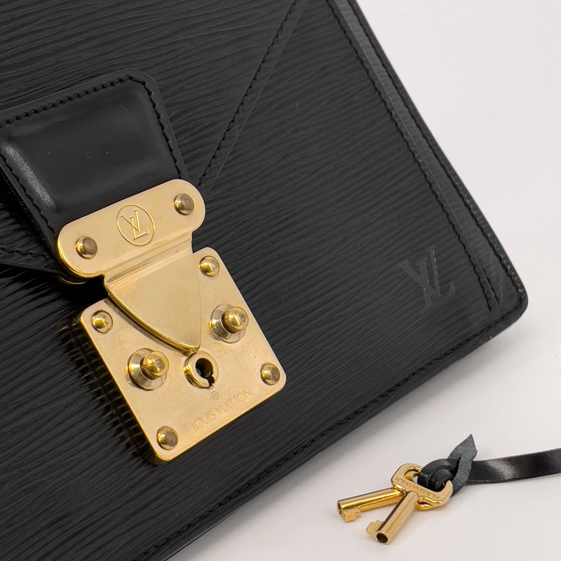 Black Epi Pochette Serie Dragonne