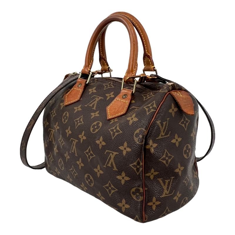 Speedy 25 with shoulder strap