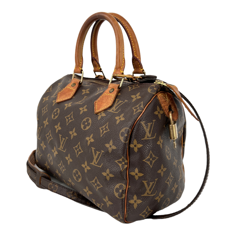 Speedy 25 with shoulder strap