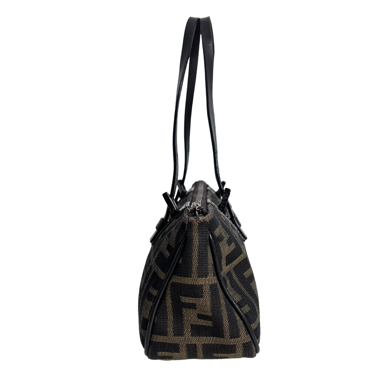 Long Pochette